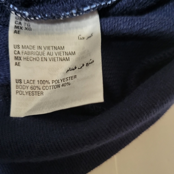 Lace-front Raglan sleeve top - Picture 7 of 8